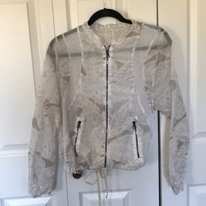 Alo yoga jacket with drawstrings